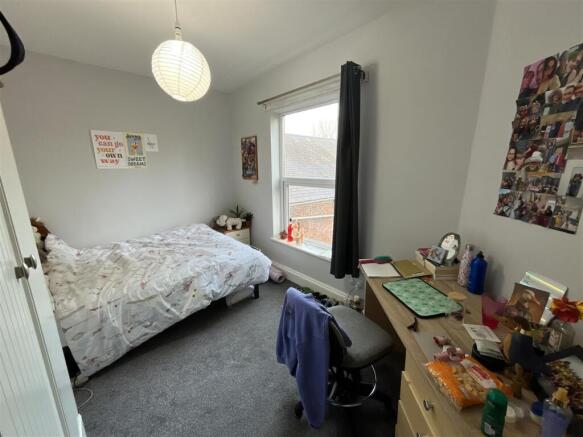 7 bed House Share to rent Image 5