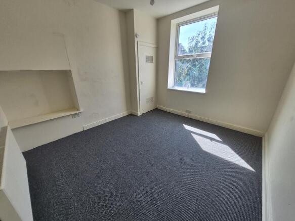 2 bed Terraced to rent Image 8
