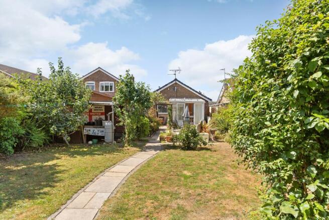 2 bed Detached Bungalow for sale Image 12