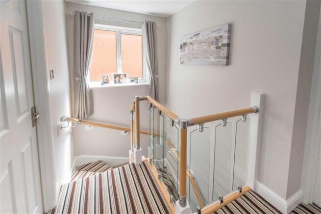 FIRST FLOOR LANDING