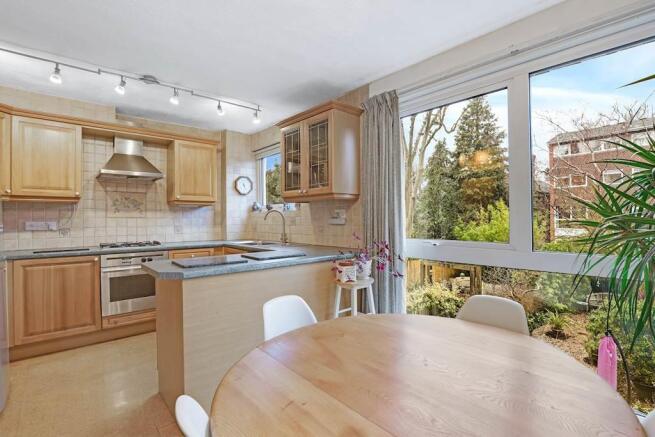15-63cbJHPRopWpen - 32 Hall Drive - 10-small.jpg