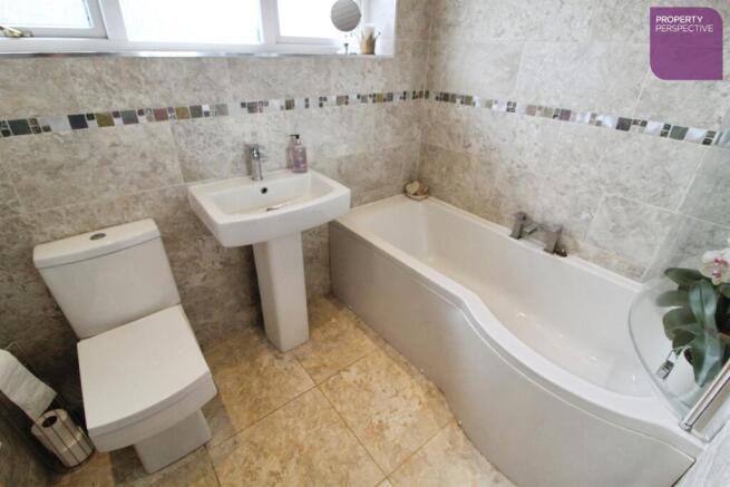 4 bed Detached for sale Image 12