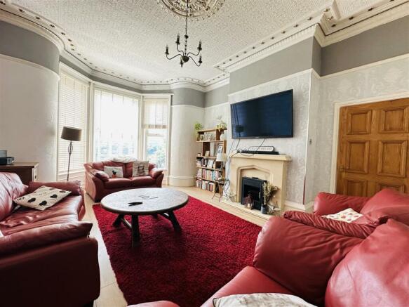 8 bed Detached for sale Image 9