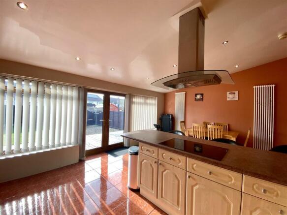 KITCHEN/DINER