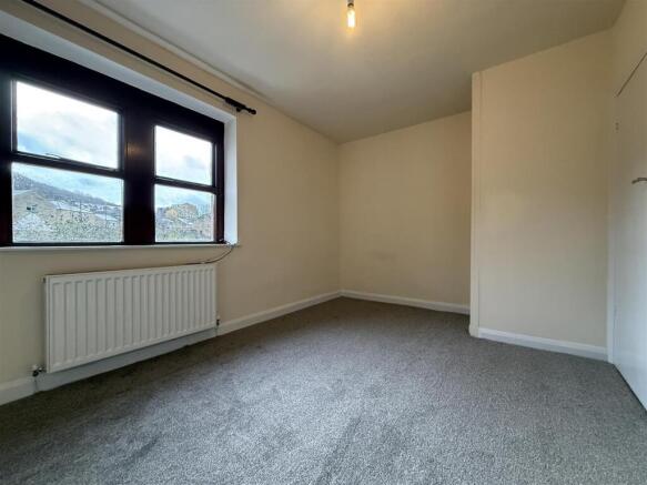 1 bed Terraced to rent Image 11