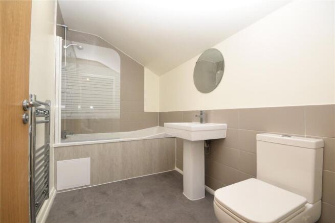 2 bed Semi-Detached to rent Image 5