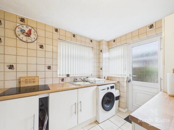 3 bed Semi-Detached for sale Image 11