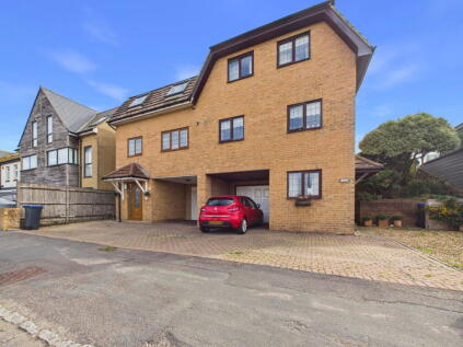 Brighton Road, Lancing, BN15 8LJ