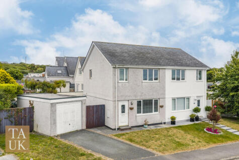 Tyn Rhos Estate, Penysarn, LL69