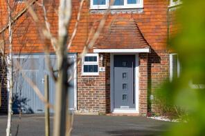 6, Ledgers Meadow, Haywards Heath RH17 5EW