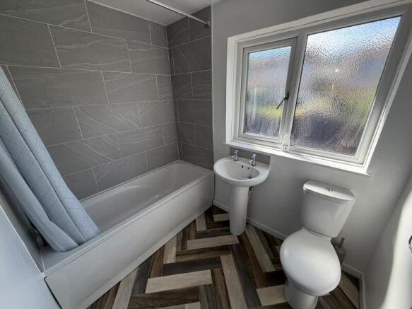 3 bed Terraced to rent Image 5