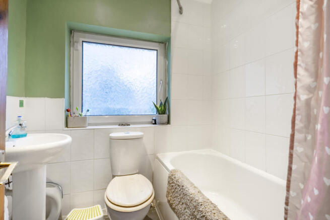 3 bed Semi-Detached for sale Image 11