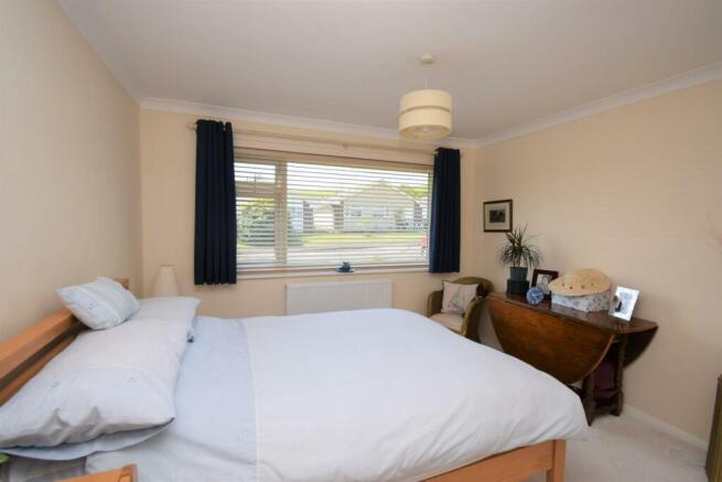 Bedroom 1 (2).jpg