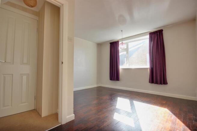 2 bed Semi-Detached Bungalow for sale Image 7