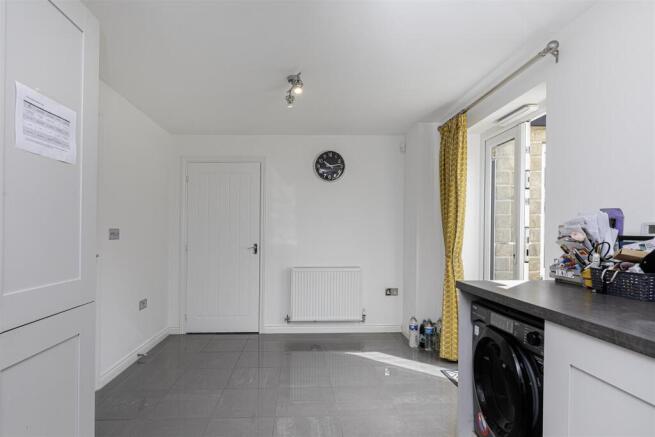 4 bed Detached for sale Image 10