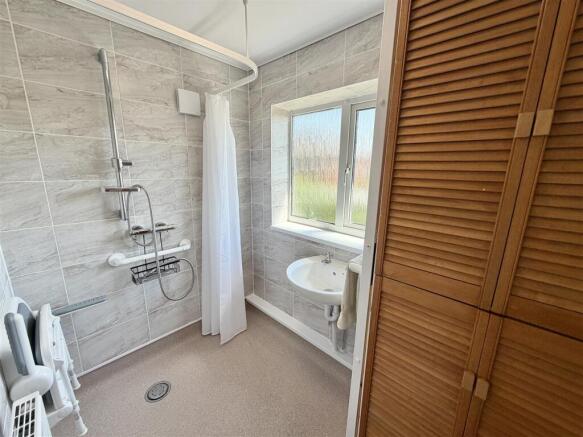 4 bed Semi-Detached for sale Image 9