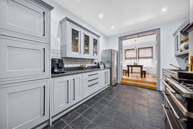 3 bed Semi-Detached for sale Image 7