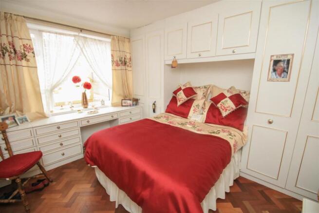 BEDROOM 2
