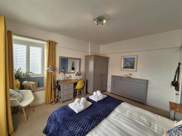 Principal bedroom