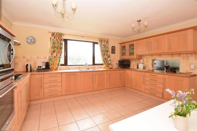 Kitchen/Breakfast Room