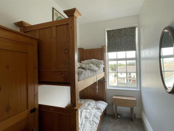 Bedroom..jpg