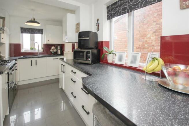 kitchen 1.JPG