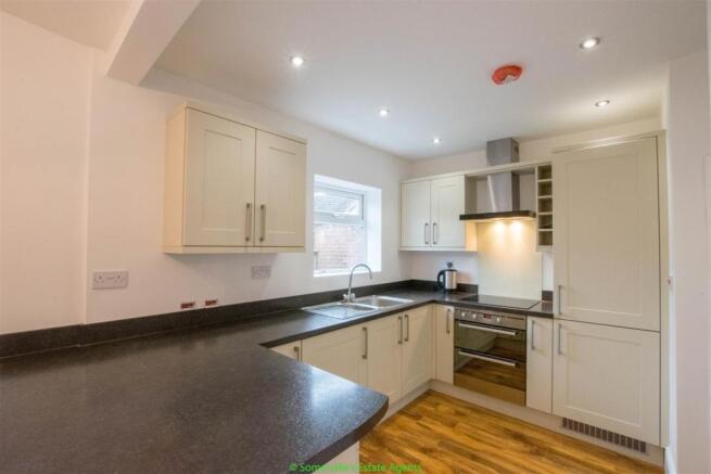 Kitchen & Open Plan 