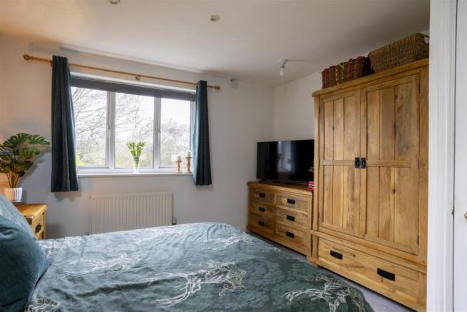 2 bed House for sale Image 9