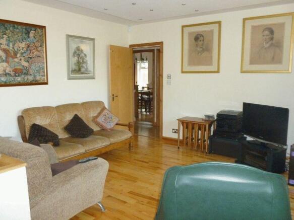 lounge photo 3