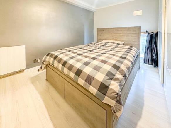 2 bed Apartment for sale Image 7