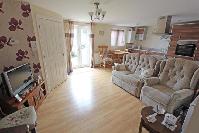 Lounge Kitchen