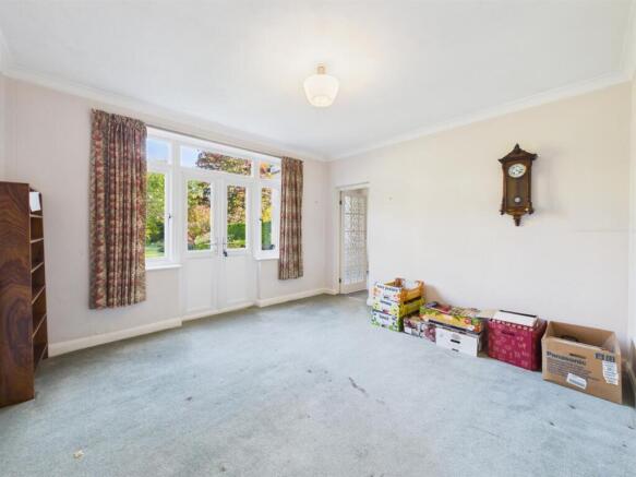 Woodmansterne Road, Coulsdon photo 4