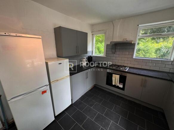 6 bed House to rent Image 5