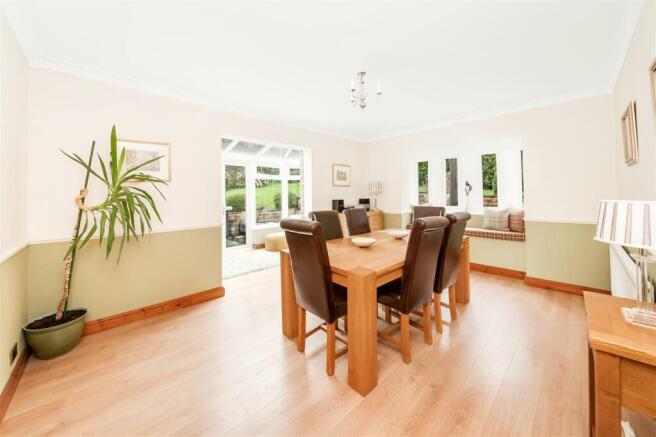 Dining room.jpg