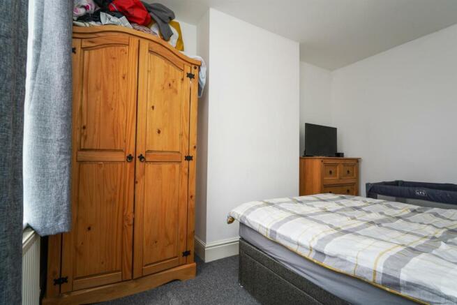 Bed 2.jpg