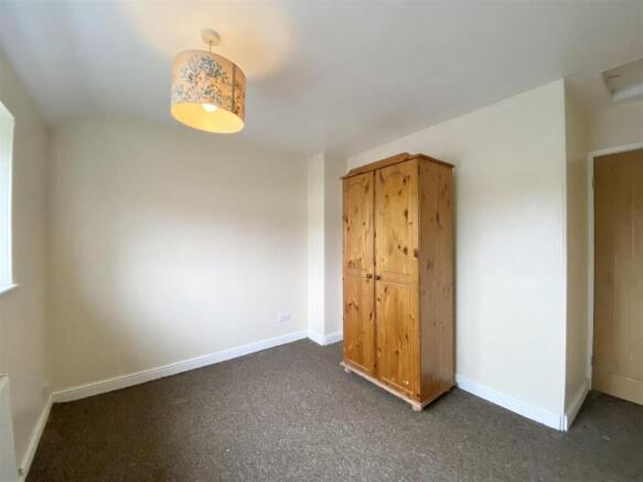 3 bed Semi-Detached for sale Image 9