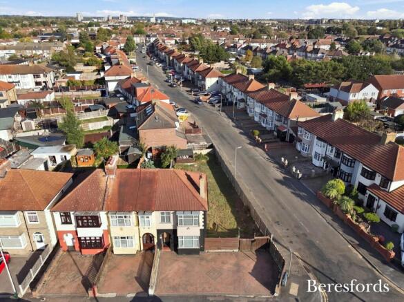 3-bed terraced on Southern Way, Romford, RM7, £600,000