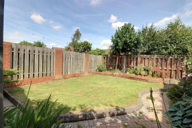 4 bed Semi-Detached for sale Image 11