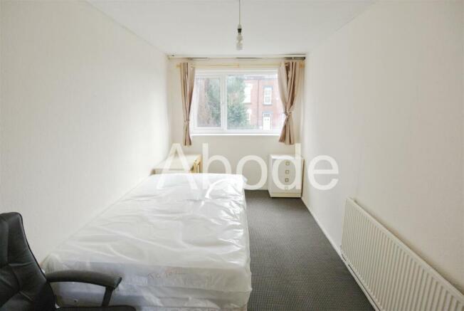 6 bed House to rent Image 10