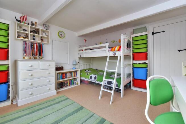 BEDROOM 2