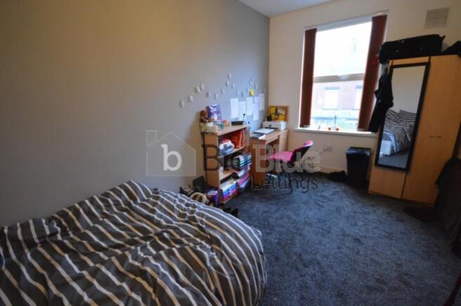 6 bed House Share to rent Image 10