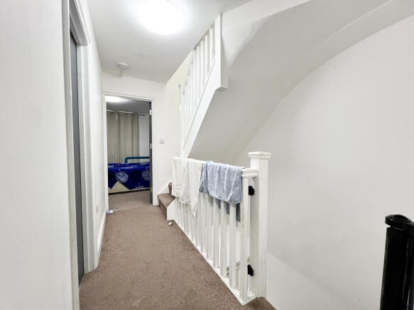 3 bed Apartment for sale Image 7