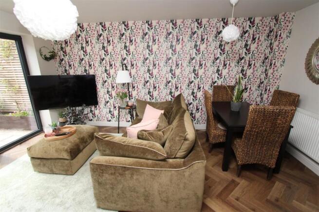 4 bed Town House for sale Image 8