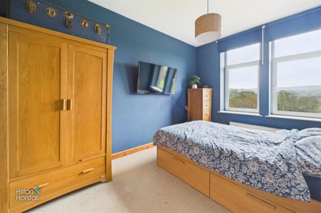 3 bed Terraced for sale Image 10