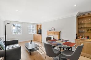 4, Trafalgar Gardens, London W8 5BX