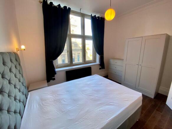 3 bed Flat to rent Image 7