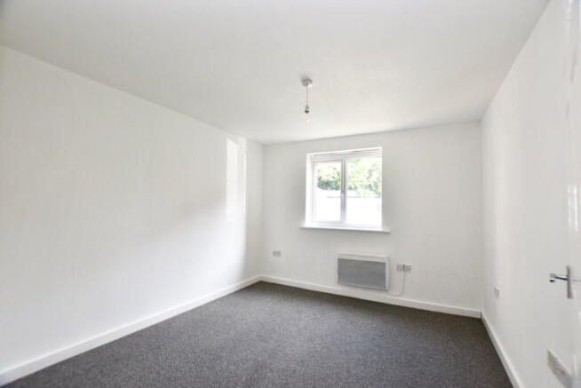 2 bed Ground Flat for sale Image 6