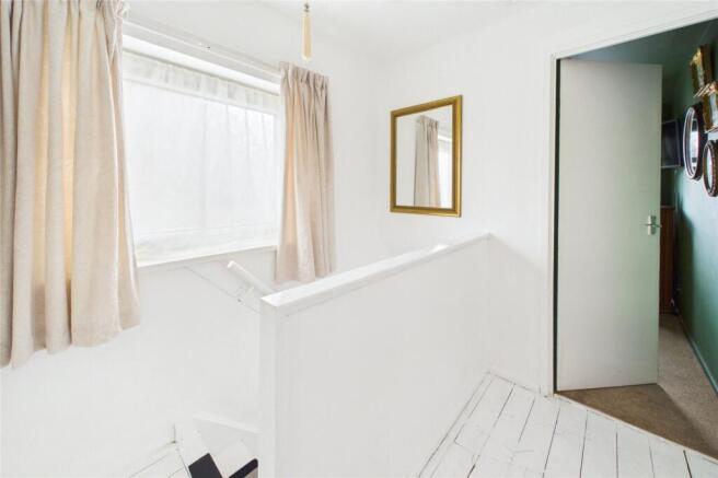 3 bed Semi-Detached for sale Image 11