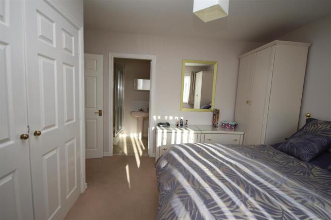 Master Bedroom (Rear)