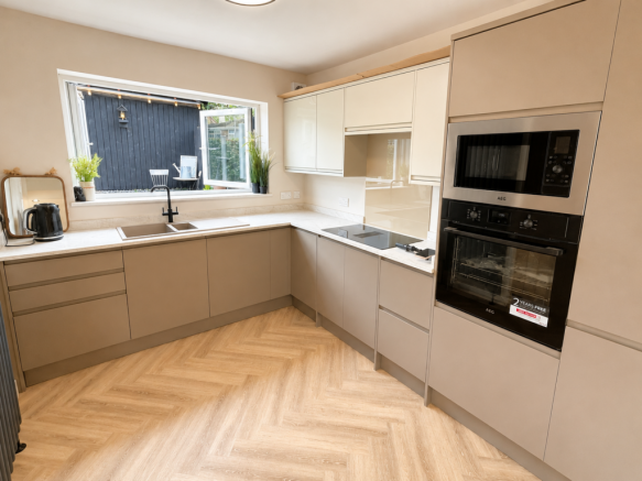 4 bed Semi-Detached for sale Image 5